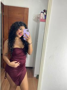 670735513: Chica busca chico en Barcelona