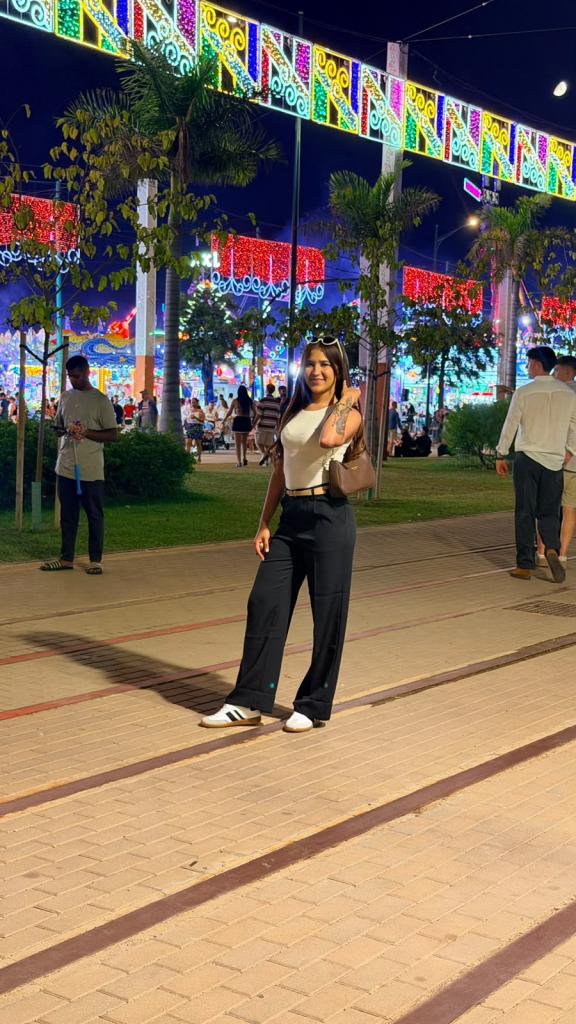 611217494: Chica busca chico en Málaga