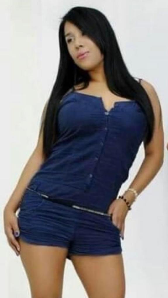 743065486: Chica busca chico en Gerona