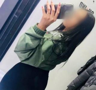 627088420: Chica busca chico en Sevilla