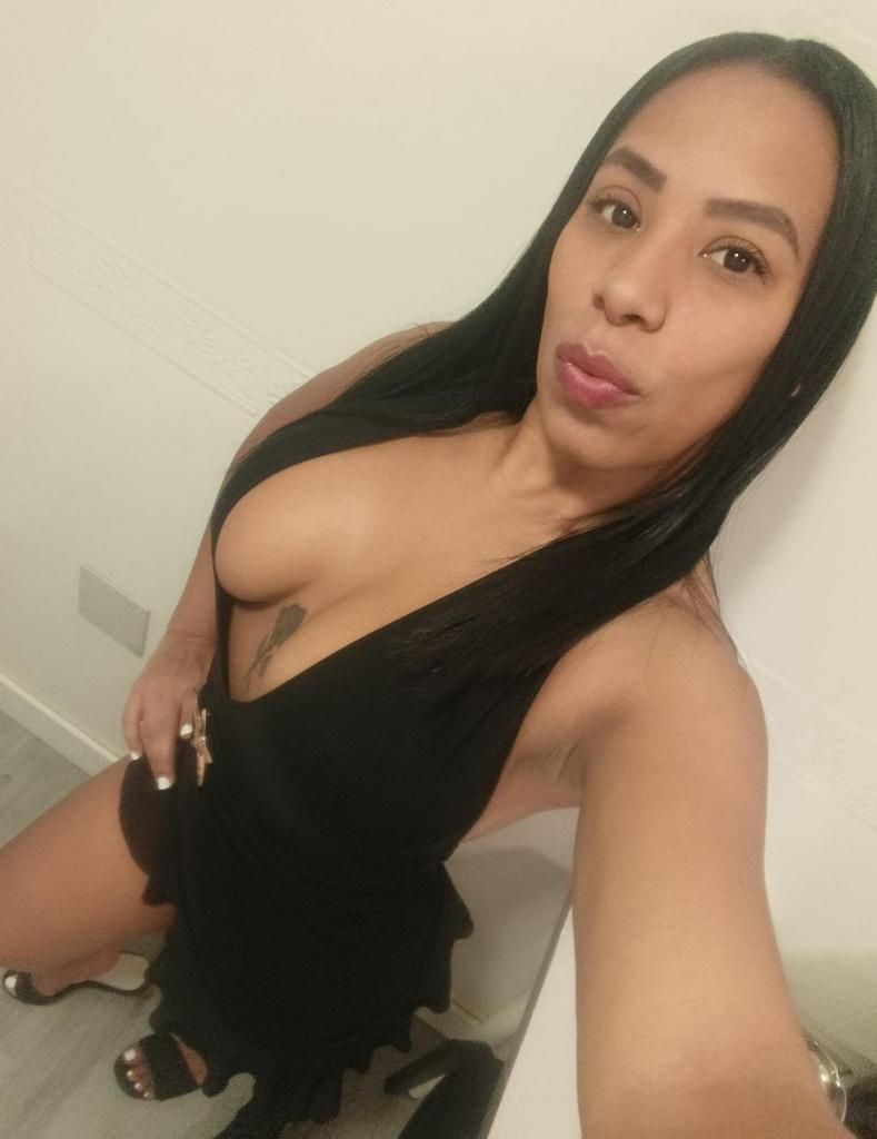 697224319: Chica busca chico en Valencia