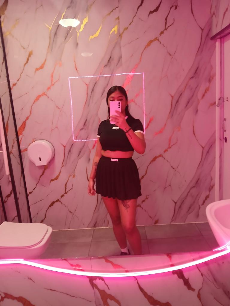 615584331: Chica busca chico en Málaga