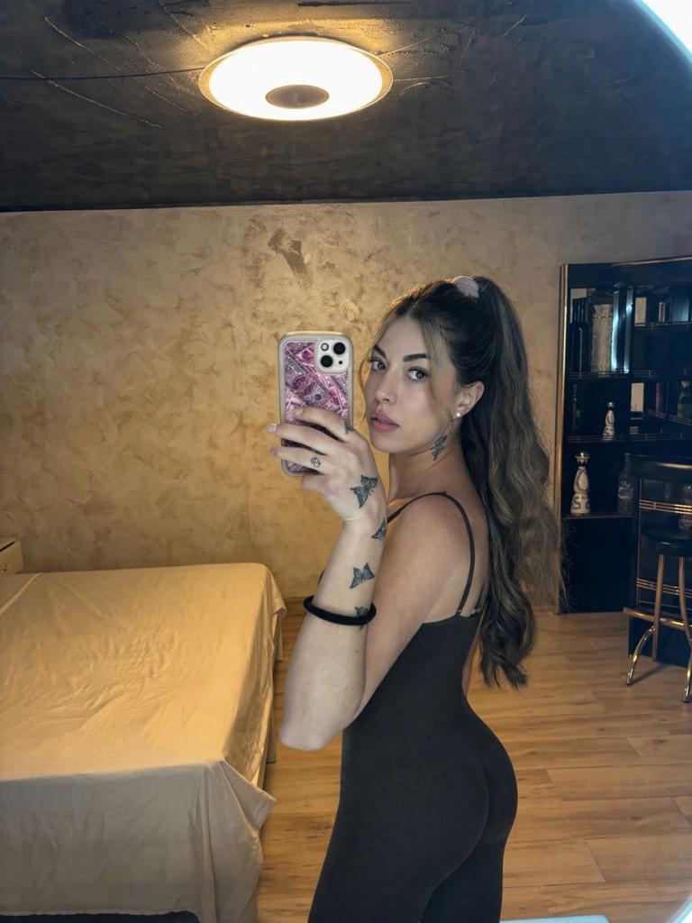 Chica busca chico en Ibiza: 