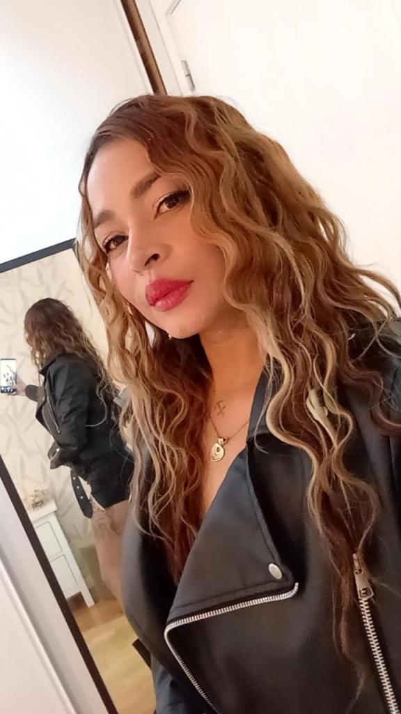 643032774: Chica busca chico en Murcia