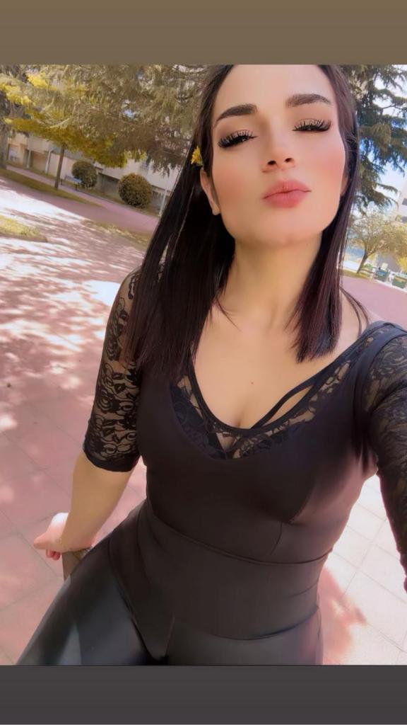 613437183: Chica busca chico en Navarra