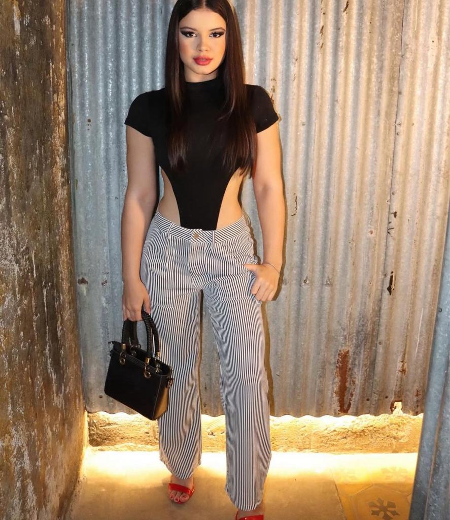 607010902: Chica busca chico en Granada