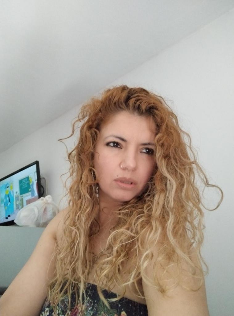 Chica busca chico en Valencia: Chica busca chico