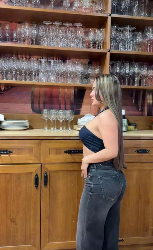 Chica busca chico en Almería: 