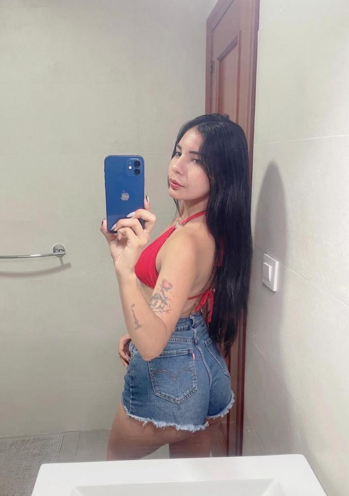 600745106: Chica busca chico en Cádiz