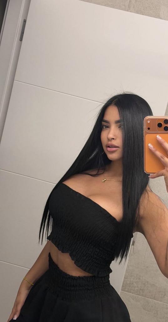 643862807: Chica busca chico en Sevilla