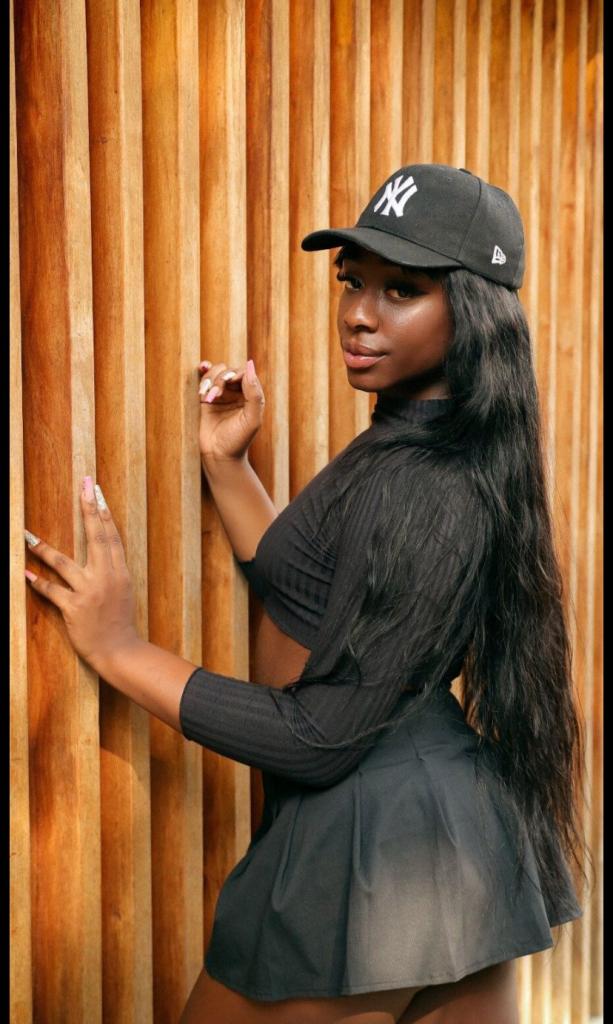 Chica busca chico en Ibiza: 