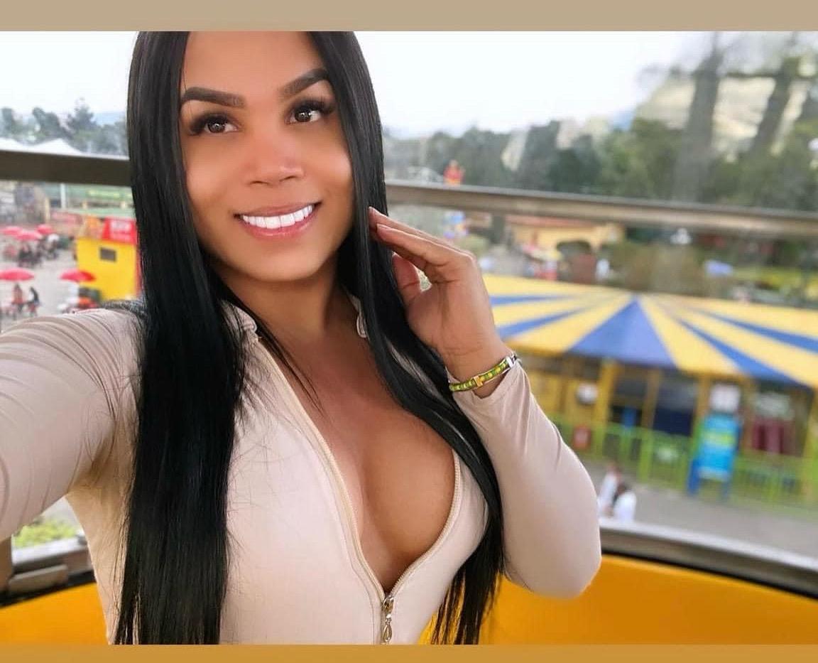 745093730: Chica busca chico en Ibiza