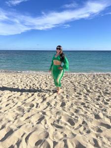 617824530: Chica busca chico en Ibiza