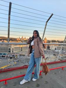 635219107: Chica busca chico en Melilla