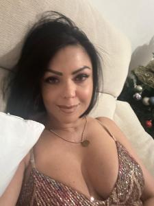 647743184: Chica busca chico en Ibiza