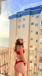 613907399: Chica busca chico en Cádiz