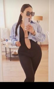 643890957: Chica busca chico en Pontevedra