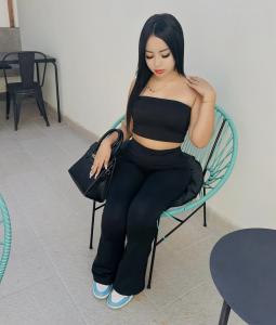 643009141: Chica busca chico en Cáceres