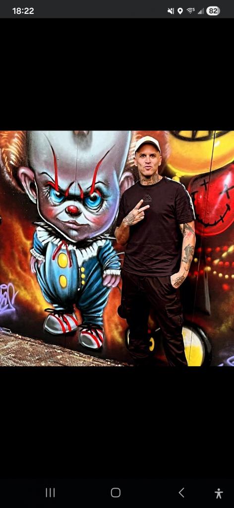 Chico busca chica en Málaga: 