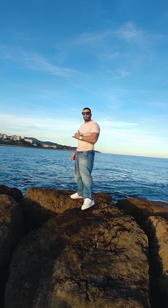 Chico busca chica en Castellón: 