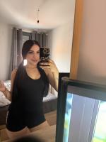 664553170: Chica busca chico en Barcelona