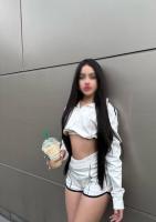 614893885: Chica busca chico en Barcelona