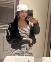 664553170: Chica busca chico en Barcelona