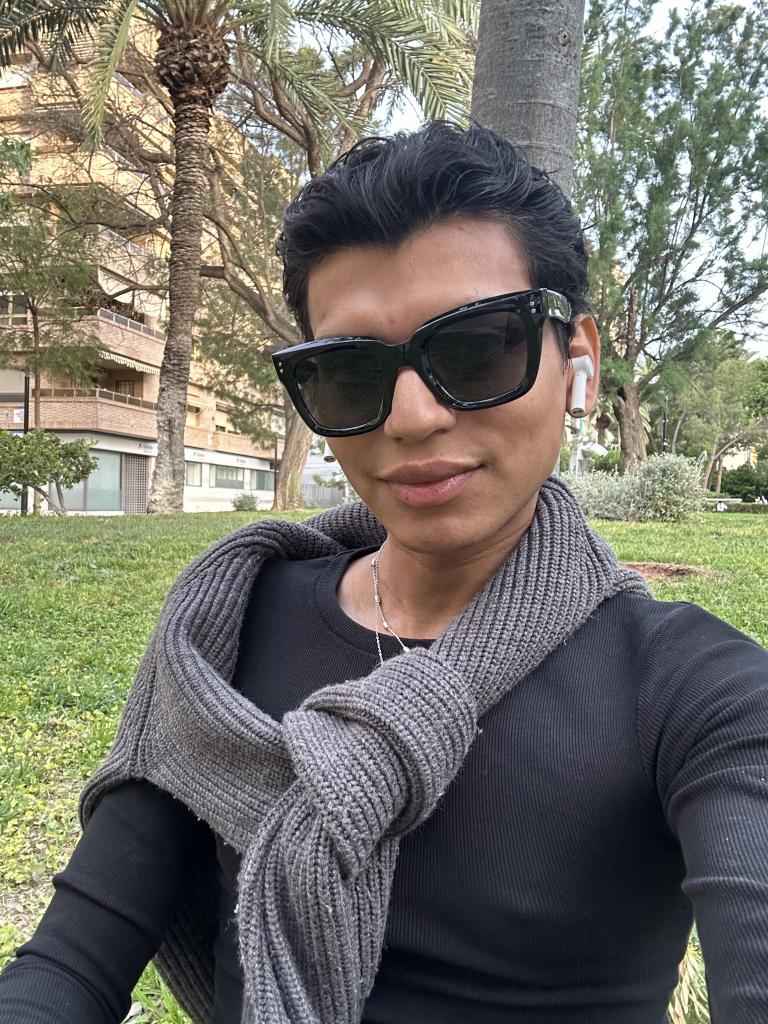 604268768: Chico busca chica en Murcia