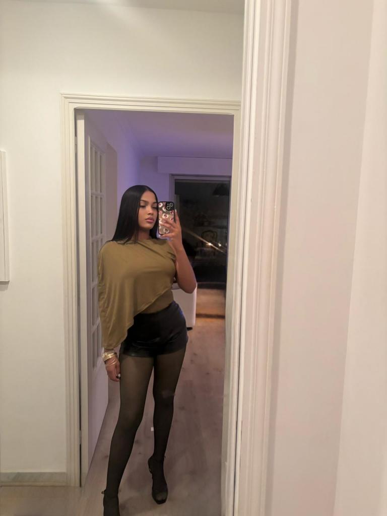 Chica busca chico en Ibiza: Chica busca chico