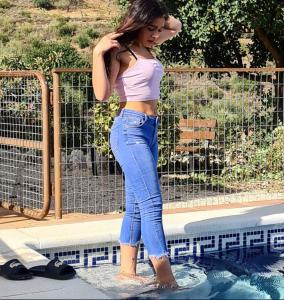 672539377: Chica busca chico en Ibiza