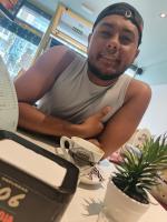 614249756: Chico busca chica en Lugo