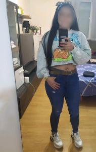 672955271: Chica busca chico en Barcelona