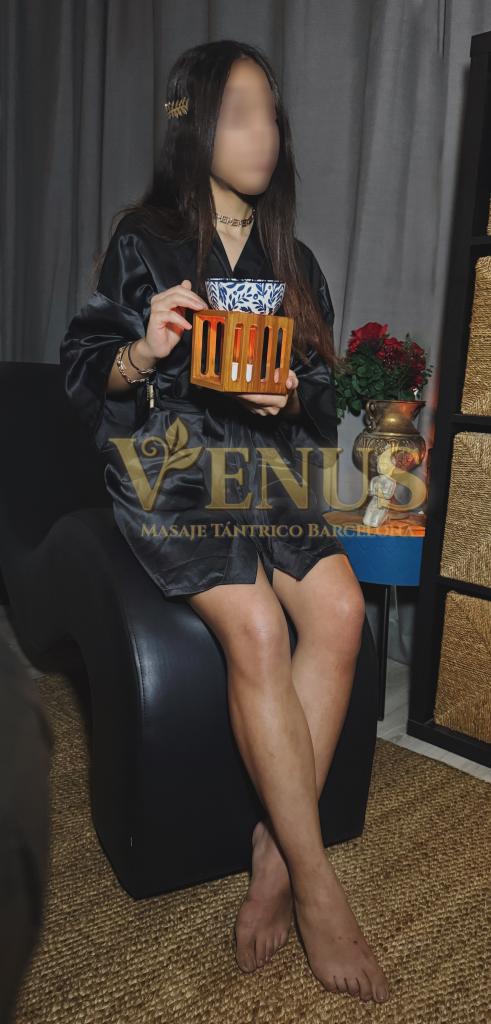 623976940: Chica busca chico en Barcelona