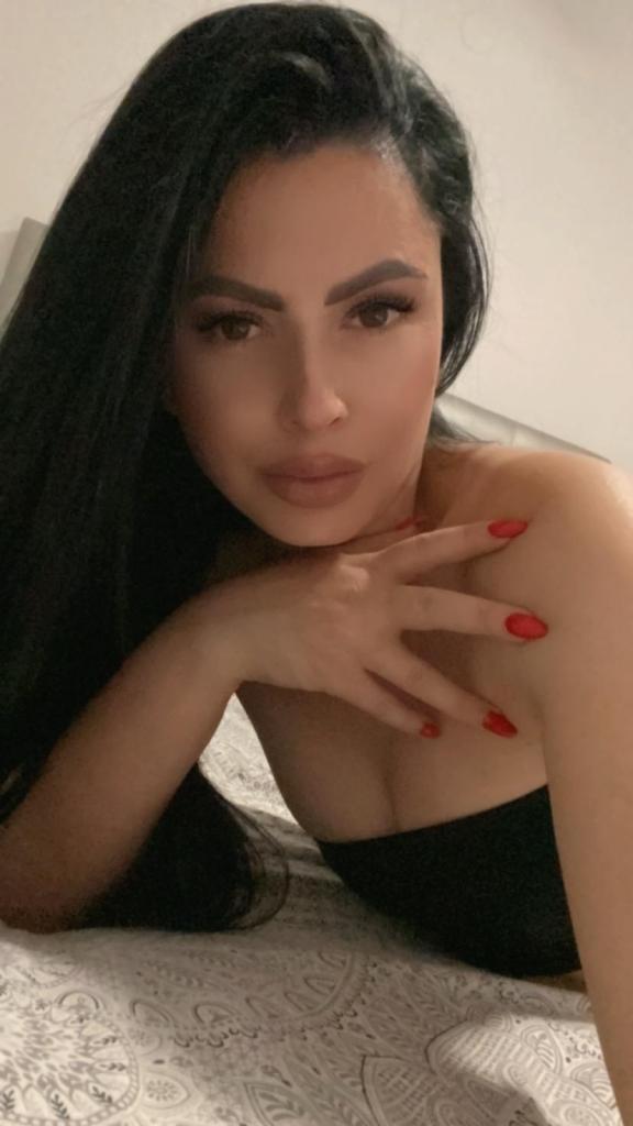 Chica busca chico en Zaragoza: Chica busca chico