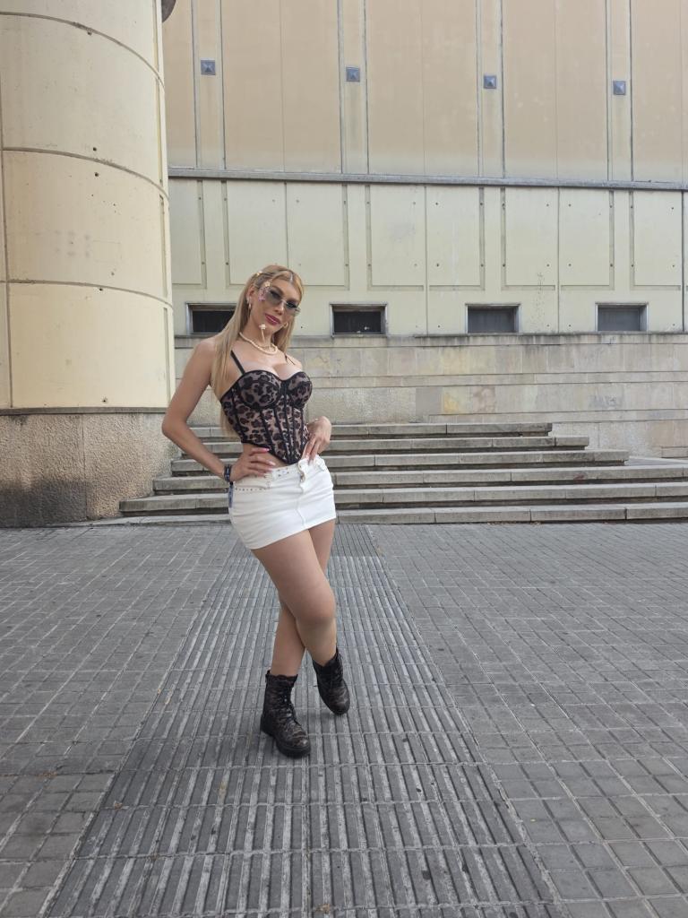 Chica busca chico en Barcelona: Chica busca chico