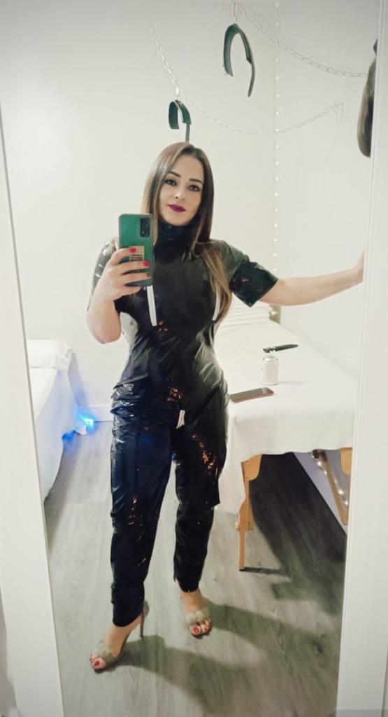 Chica busca chico en Madrid: Chica busca chico