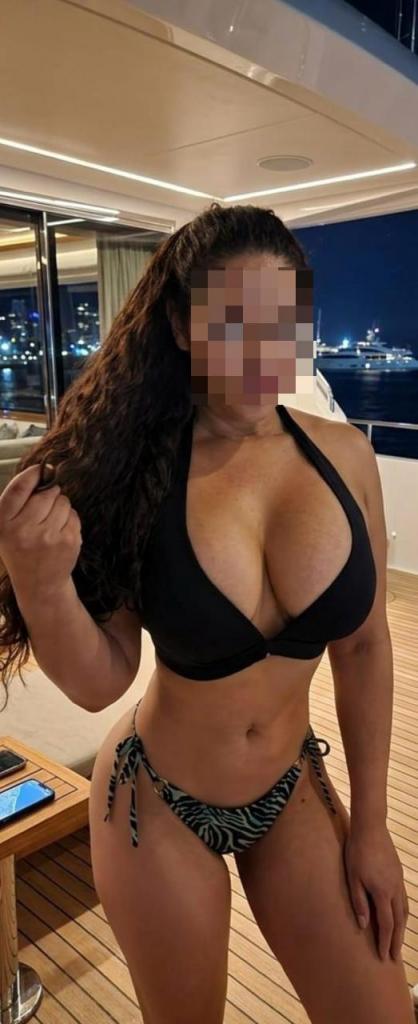 637924455: Chica busca chico en Gerona