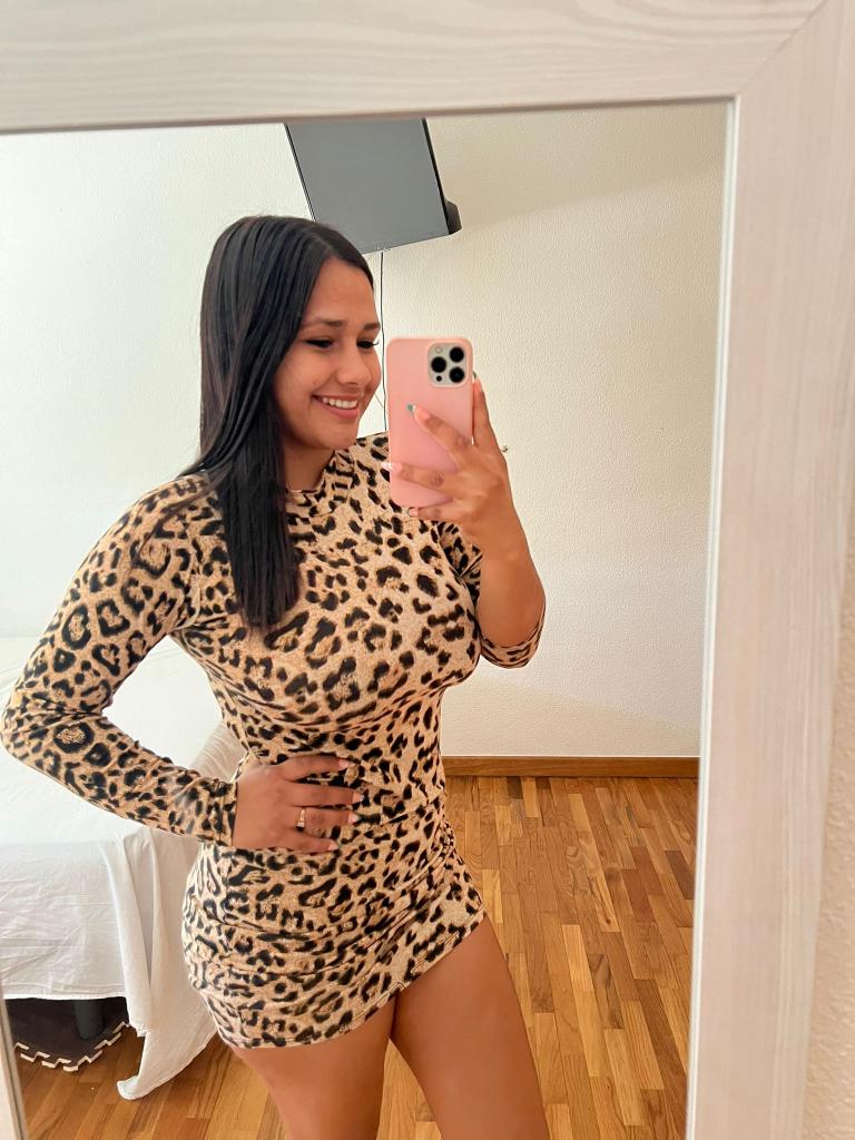 742064820: Chica busca chico en Murcia