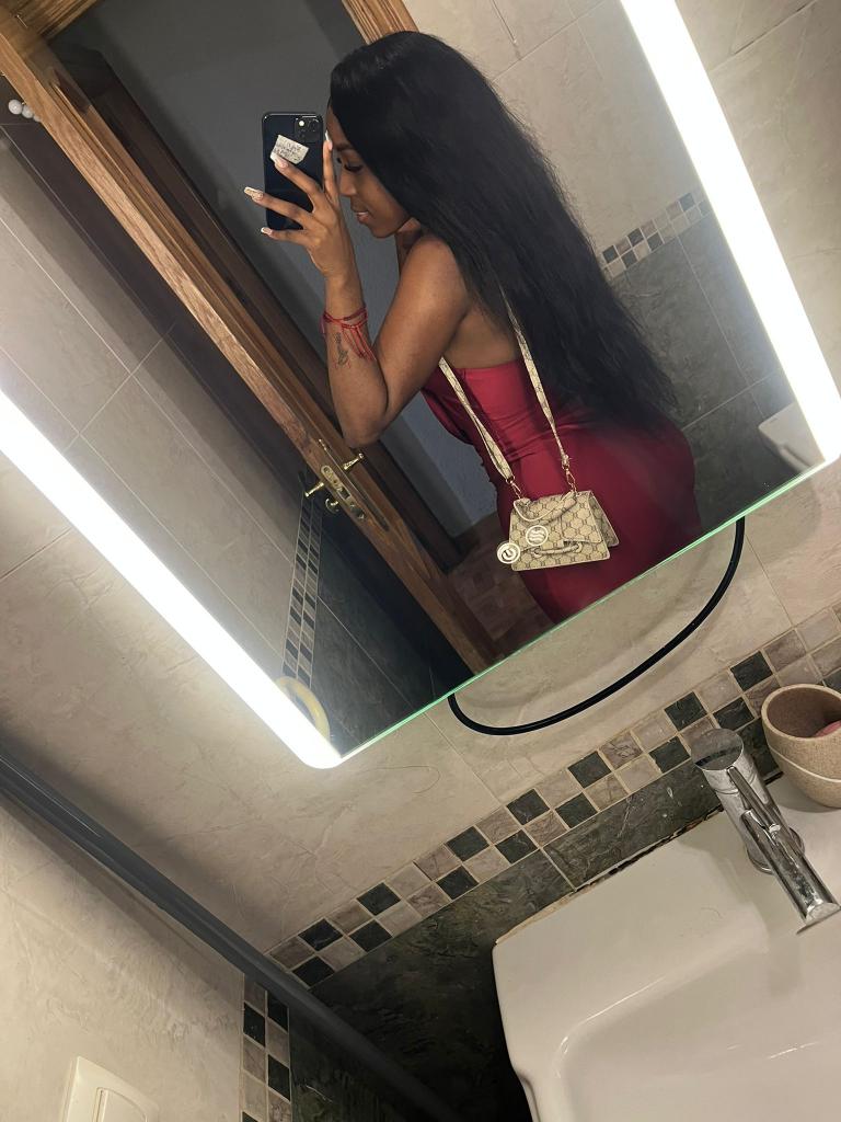 Chica busca chico en Cádiz: Chica busca chico