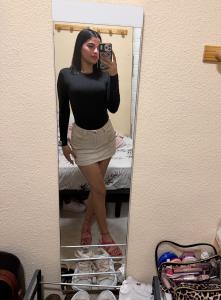 664337218: Chica busca chico en Málaga