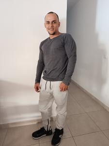 662229810: Chico busca chica en Almería
