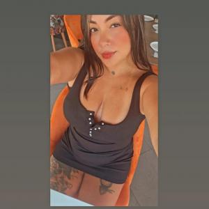 672961845: Chica busca chico en Valencia
