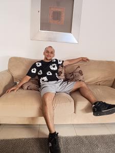 662229810: Chico busca chica en Almería