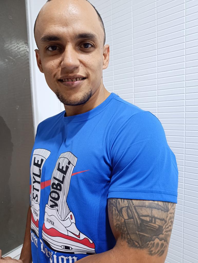 662229810: Chico busca chica en Almería