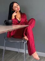 631386174: Chica busca chico en Málaga