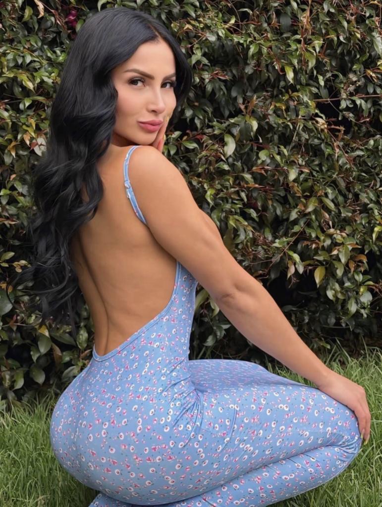 631386174: Chica busca chico en Málaga
