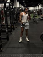 613279905: Chica busca chico en Sevilla