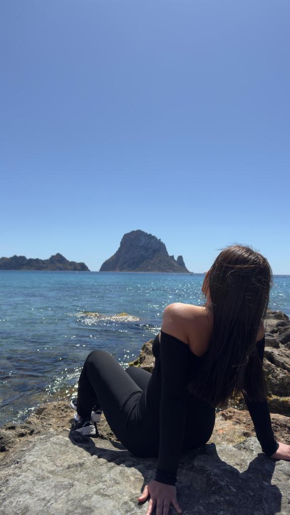 Chica busca chico en Ibiza: 