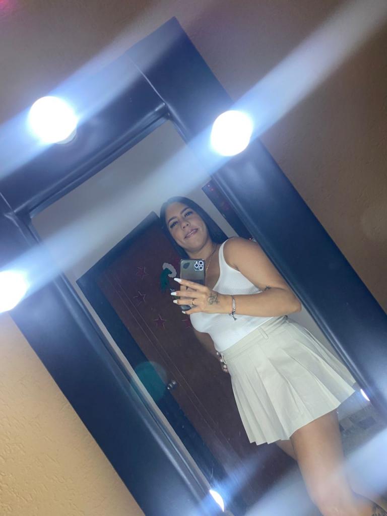 Chica busca chico en Granada: Chica busca chico