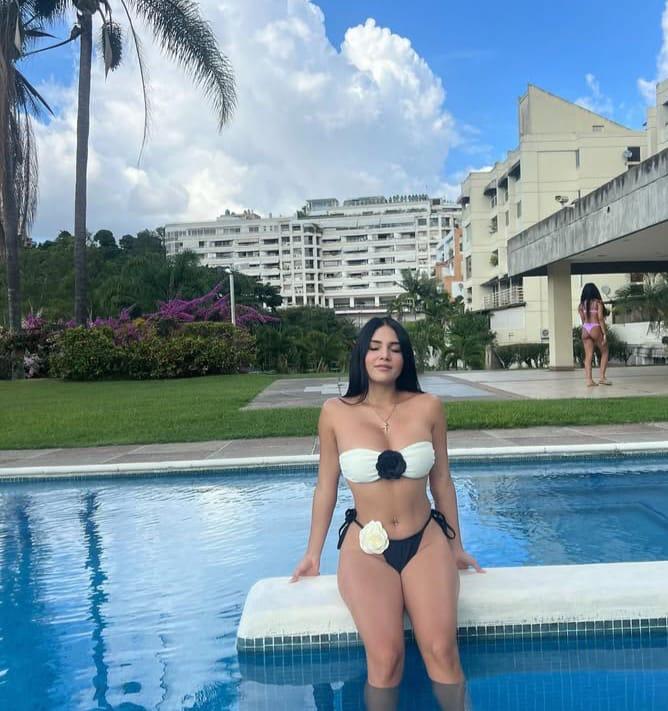 661459296: Chica busca chico en Lugo